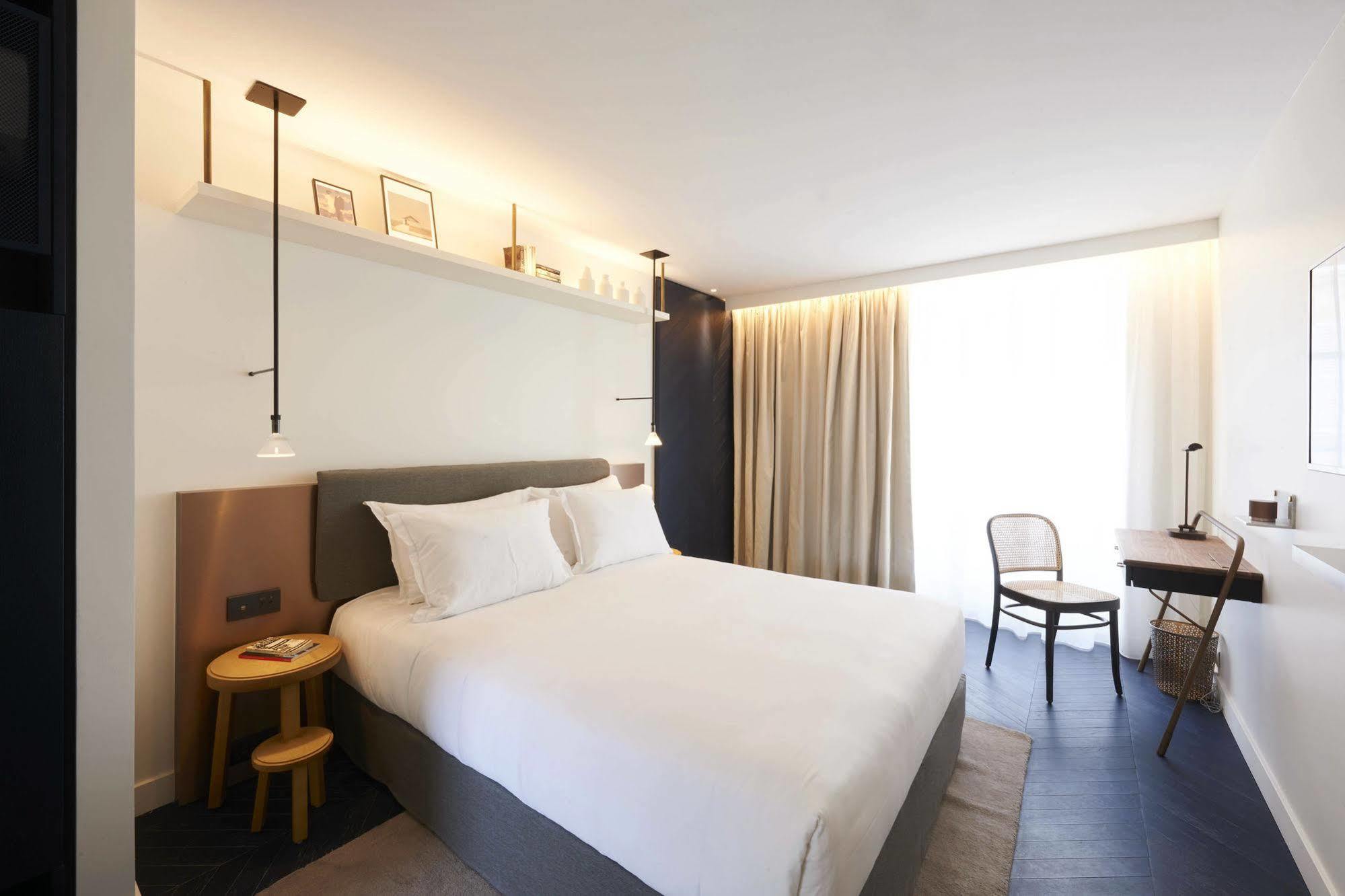 อมาสต็อง ปารีส Hotel ภายนอก รูปภาพ
