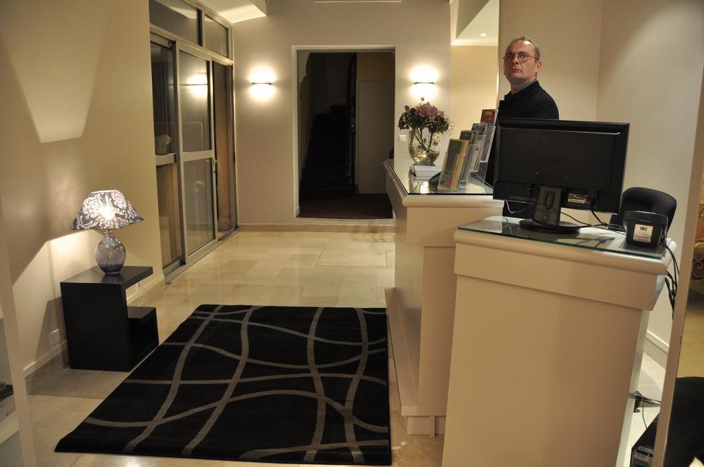 อมาสต็อง ปารีส Hotel ภายนอก รูปภาพ